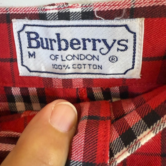 Vintage Burberrys of London Red Plaid Shorts Womens Size Medium 100%‎ Cotton - Picture 3 of 3